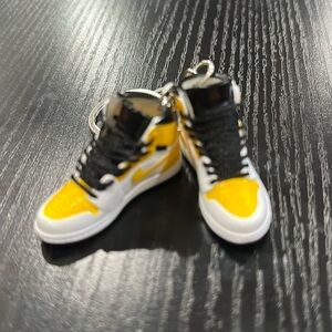 Realistic Nike 1/6 scale tennis shoes Keychain